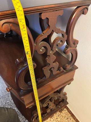 Mueble clásico de madera en perfecto estado