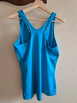 Camiseta deportiva Nike azul