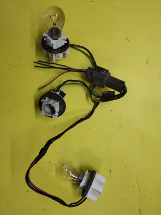 PORTALAMPARAS PILOTO TRASERO NISSAN TERRANO II