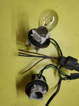 PORTALAMPARAS PILOTO TRASERO NISSAN TERRANO II