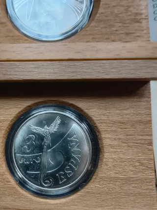 Lote numero 3 cuatro monedas plata JJOO, Descubri.