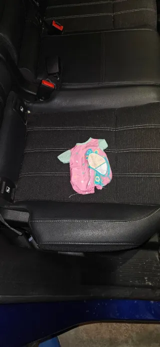 Ropa de bebé para muñeco