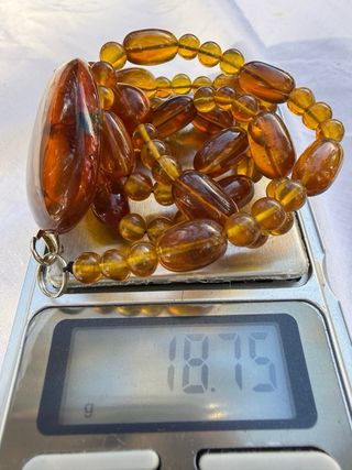 Collar de ámbar con colgante