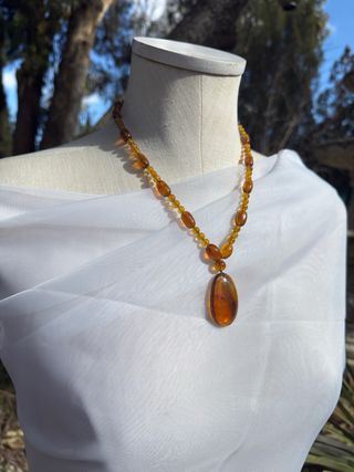 Collar de ámbar con colgante