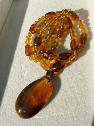 Collar de ámbar con colgante
