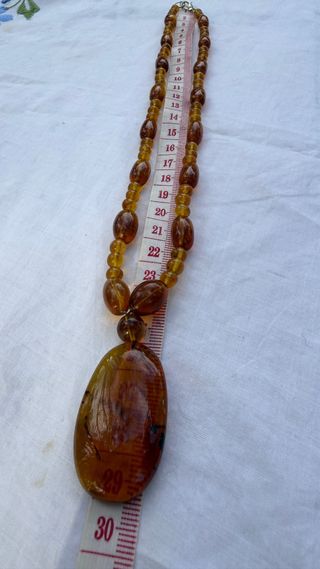 Collar de ámbar con colgante