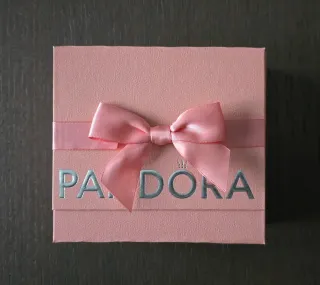 Scatola regalo Pandora rosa con fiocco (3 pz)