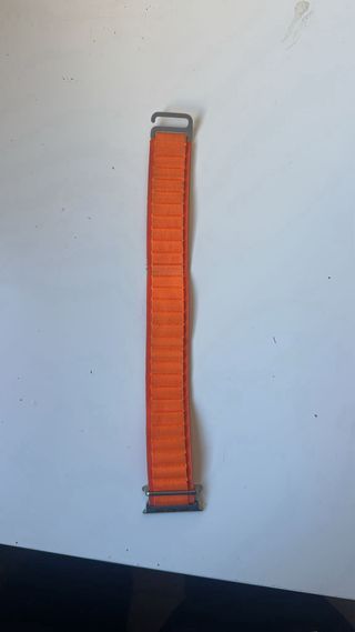 Apple Watch Ultra Series 1 con cinturino arancione