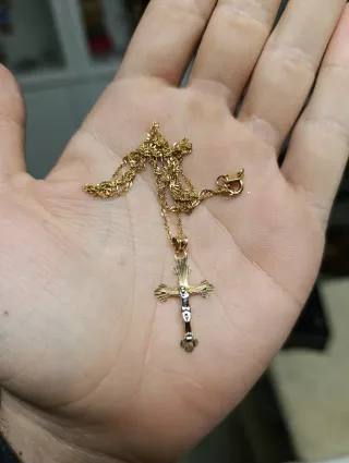 Collar Cruz de Oro 18k