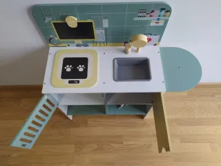 Clínica Veterinaria de Madera para Jugar