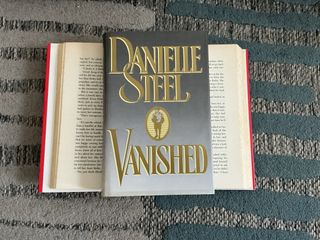 Silent Honour y Vanished