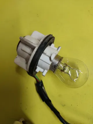 PORTALAMPARAS PILOTO TRASERO NISSAN TERRANO II