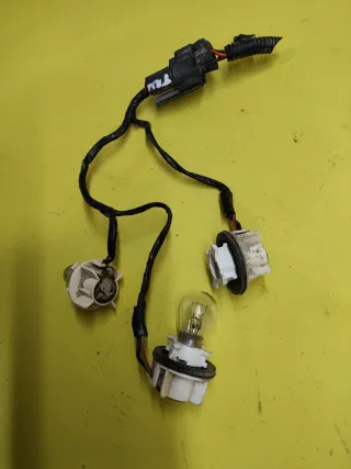 PORTALAMPARAS PILOTO TRASERO NISSAN TERRANO II