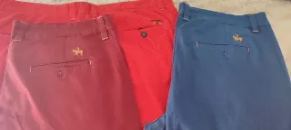 Pantalones de hombre azul y rojo