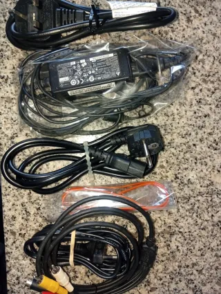 Cable alimentación PC y varios