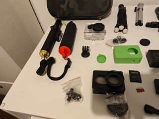 Xiaomi Yi Action camera 2k + Micro SD 128gb e acc.