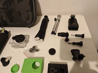 Xiaomi Yi Action camera 2k + Micro SD 128gb e acc.