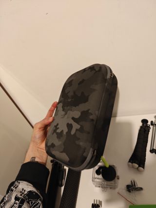 Xiaomi Yi Action camera 2k + Micro SD 128gb e acc.