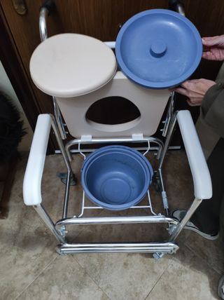 Silla de ducha portátil con ruedas