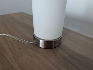 Lámpara mesita noche blanca