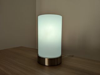 Lámpara mesita noche blanca