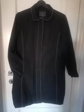 Gabardina AD Negra Ligera