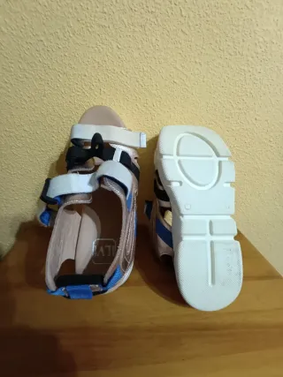 Sandalias de piel auténtica Talla 39