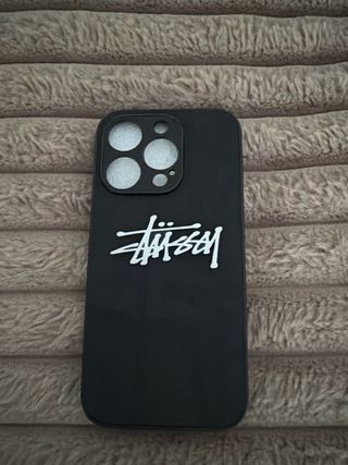 Funda iPhone 15 Pro Stussy Negra