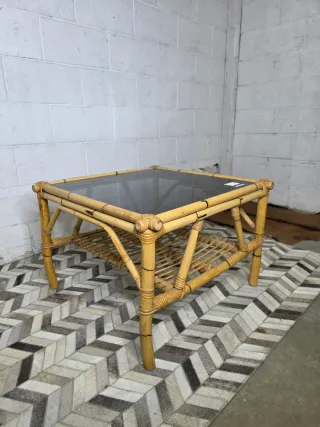 Mesa centro diseño vintage bambú y cristal