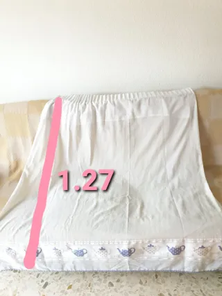 Cortina de ventana con tejas azules