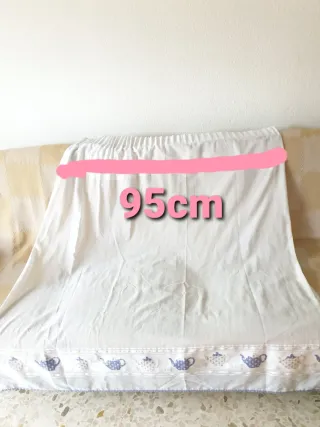 Cortina de ventana con tejas azules