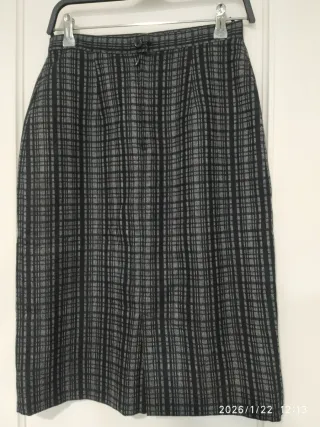 Conjunto,Traje de chaqueta, falda y blusa.