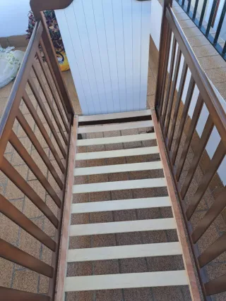 Cuna de madera Micuna en buen estado