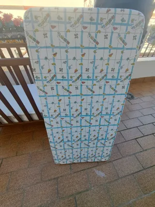 Cuna de madera Micuna en buen estado