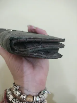 Portafoglio Guess marrone e nero