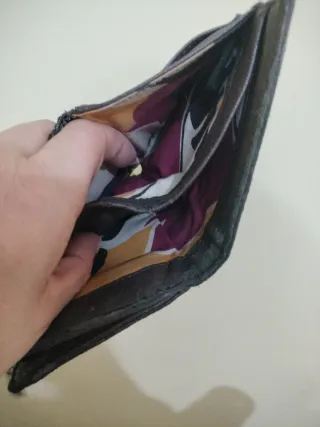 Portafoglio Guess marrone e nero