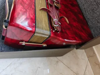 Acordeón Hohner Verdi I Burdeos