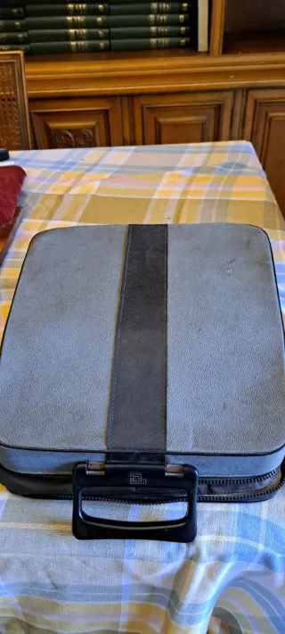 Máquina de escribir Olivetti Lettera 32