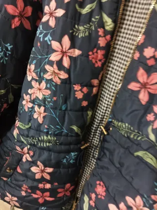 Chaquetón grueso floral azul y rosa