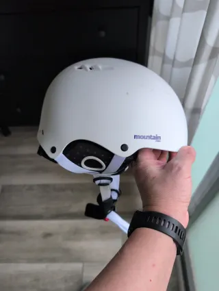 Due caschi da sci/snowboard bianchi 52-57 cm