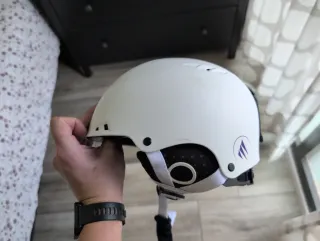 Due caschi da sci/snowboard bianchi 52-57 cm