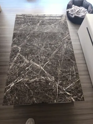 Mesa de centro de mármol gris y blanco