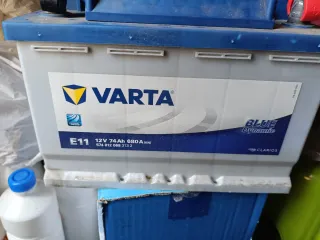 Batería Varta E11 12V 74Ah 680A