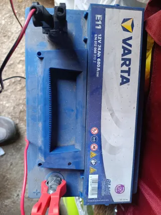 Batería Varta E11 12V 74Ah 680A