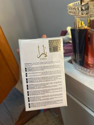 Perfume Yara Lattafa Blanco y Dorado