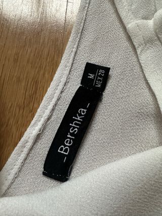 Top blanco sin mangas bershka