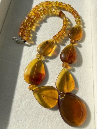 Collar de ámbar