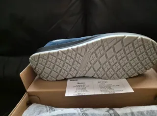 Dos pares de zapatos de seguridad Safetoe y u-powe