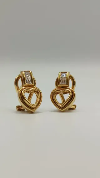 Pendientes de oro de 18kt con brillantes.
