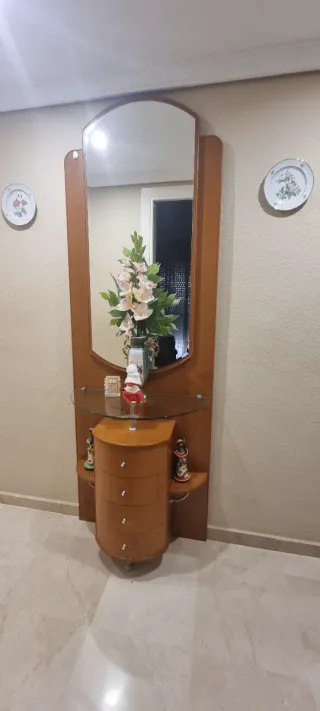 Entradita de madera y cristal